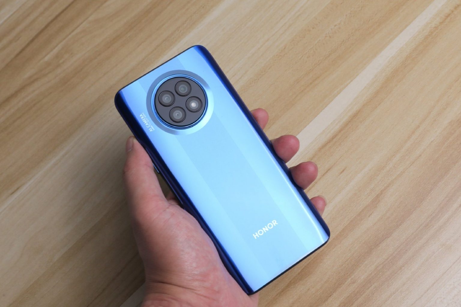 Honor X20 appears in live images with a round camera module